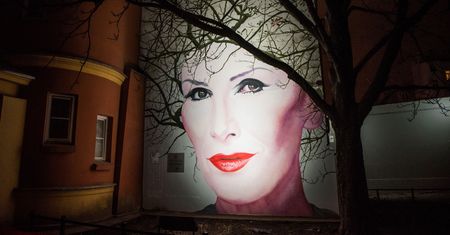 Mural Kory "zakwitł" na wiosnę. Grafika robi duże wrażenie
