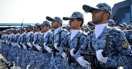 Iran grozi USA. "Jeden nabój w stronę Iranu podpali interesy Ameryki"
