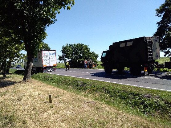 Brzozie Lubawskie. Wypadek konwoju wojskowego, dwie osoby trafiły do szpitala