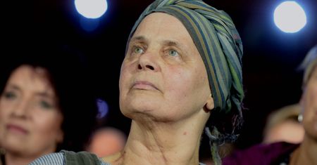 Joanna Lichocka pokazała środkowy palec. Janina Ochojska: pogarda dla nas, chorych