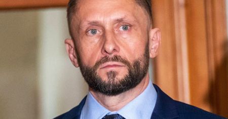 Kamil Durczok pogodził się z tym, że może trafić do więzienia. Ujawniono, jak długi wyrok mu grozi