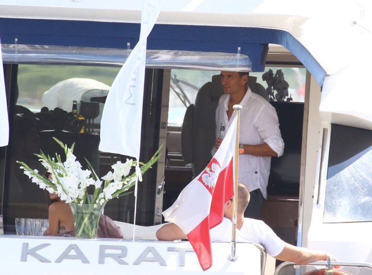 Blanka Lipińska, Natalia Siwiec i Jarosław Bieniuk na jachcie
