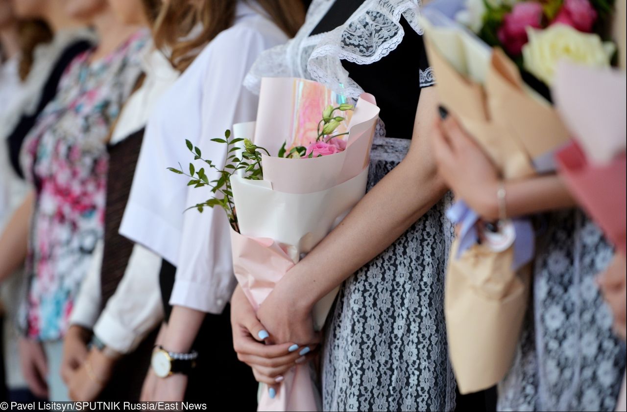 Zakończenie roku szkolnego 2019. "W klasie mojej córki zarządzili prezent dla nauczyciela"