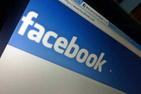 Facebook wraca do korzeni