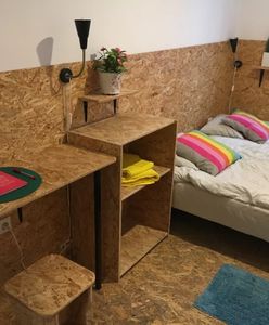 Pokoje w sklejce. Mają w nich mieszkać pracownicy ze Wschodu, Afryki i Azji