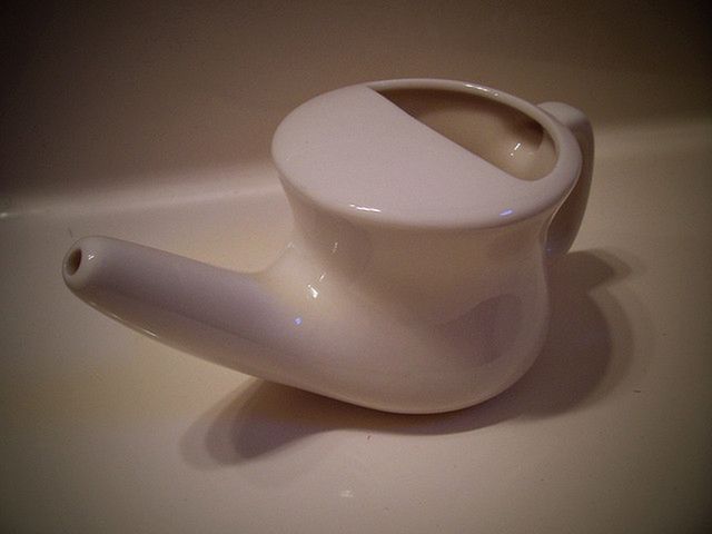Neti Pot umożliwia płukanie i nawadnianie zatok