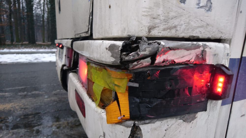 Uszkodzony autokar miał zawieźć dzieci na zimowy wypoczynek 