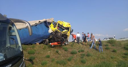 Wypadek polskiego autokaru na Węgrzech. Zderzył się z autem dostawczym