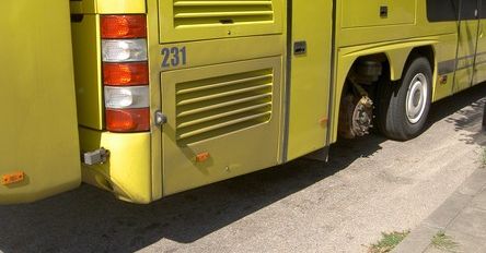 Zatrzymano autokar bez koła