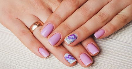 Wiosenne paznokcie 2020. Jakie są największe i najciekawsze trendy w manicure?