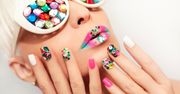 Nuda na paznokciach? Postaw na przestrzenne zdobienia