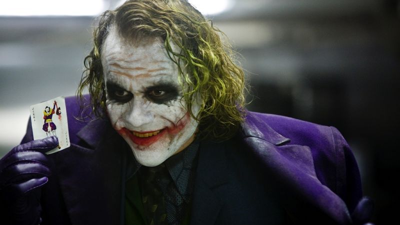 Heath Ledger to dla wielu najlepszy Joker w historii. Za rolę w "Mrocznym Rycerzu" aktor pośmiertnie otrzymał Oscara.