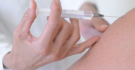 Darmowe szczepienia przeciwko meningokokom na Mazowszu: Wejdą w życie jeszcze w tym roku