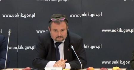 UOKiK wskazuje, że telekomy wprowadzają w błąd klientów. Daje im czas na zmiany