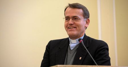 Ks. Dariusz Oko na wykładzie w parafii atakuje muzułmanów. "Kobiety sprzedawano jak bydło na farmie"