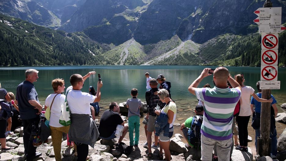 Rocznie Morskie Oko odwiedza milion turystów