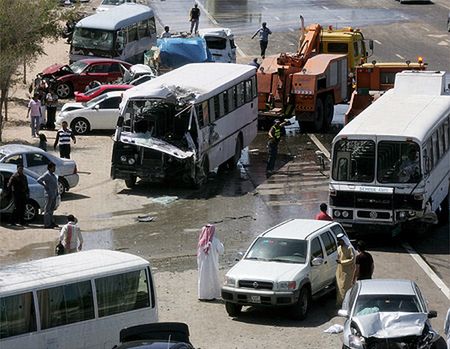 Emiraty: kilkadziesiąt aut w karambolu - 277 rannych