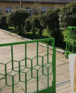 Strajk nauczycieli. Byliśmy w szkole, która nie protestuje. Ławki i tak były puste