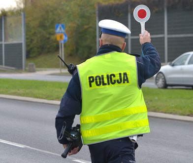 Pirat drogowy chciał potrącić policjanta. Grozi mu 10 lat