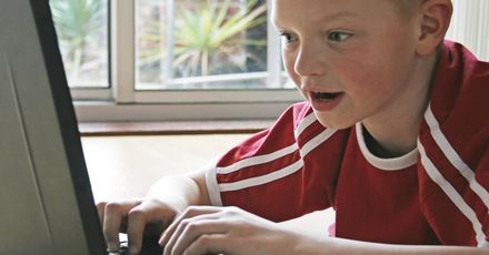 MEN: Do 2012 roku jeden uczeń przy jednym komputerze