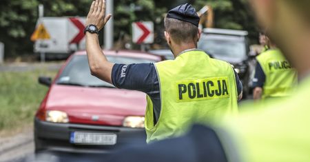 Od 1 października bez dowodu rejestracyjnego i potwierdzenia OC. Dokumenty można zostawić w domu