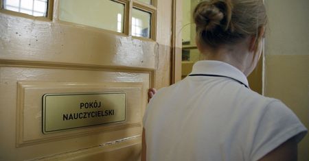 Strajk nauczycieli 2019. MEN szuka chętnych na egzaminy. "Moja babcia dostała telefon"