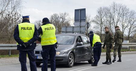 Czy można wyjechać do rodziny na święta? Nikt nic nie wie