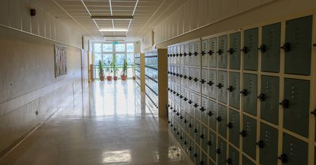Nagradzajmy nauczycieli za wyniki, a nie za staż. Eksperci proponują reformę systemu