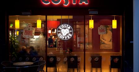 Costa Coffee sprzedana. Coca-Cola nowym właścicielem sieci kawiarni.