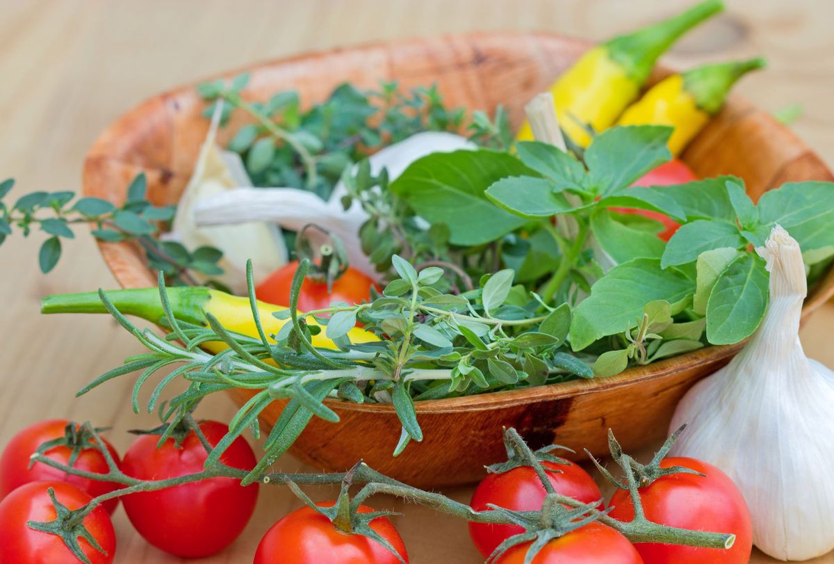 Łąka w garnku – jak z zielska ugotować obiad?