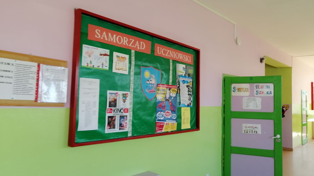 Samorządy chcą dodatkowych pieniędzy na podwyżki dla nauczycieli.