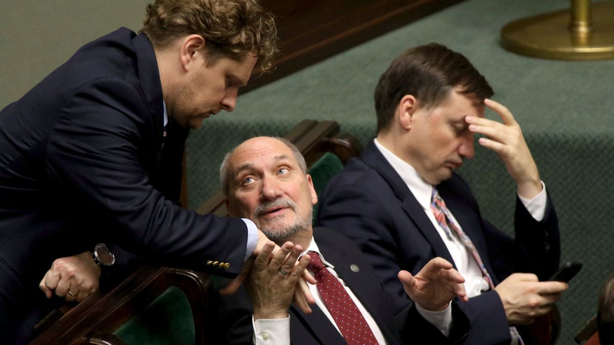 Antoni Macierewicz zaliczył debiut jako Marszałek Senior. Nie obeszło się bez kontrowersji