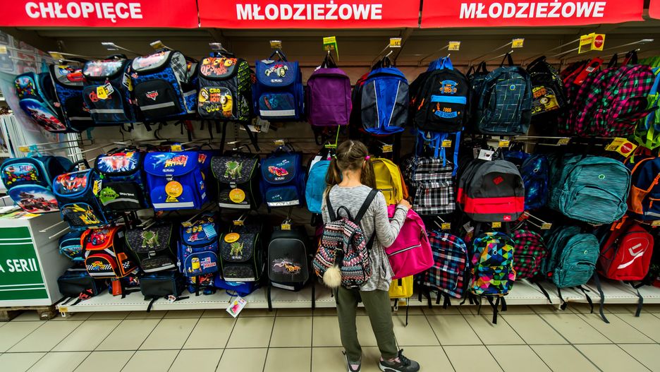 1 września wypada w niedzielę. To, co cieszy uczniów, jest nie w smak niektórym rodzicom.