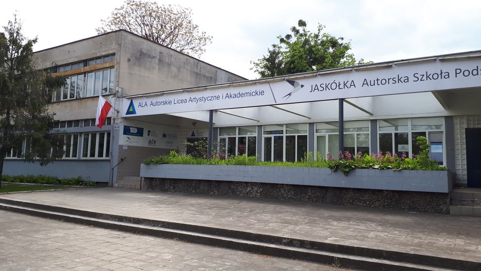 W Autorskich Liceach Artystycznych i Akademickich maturzyści egzamin napiszą 3 czerwca