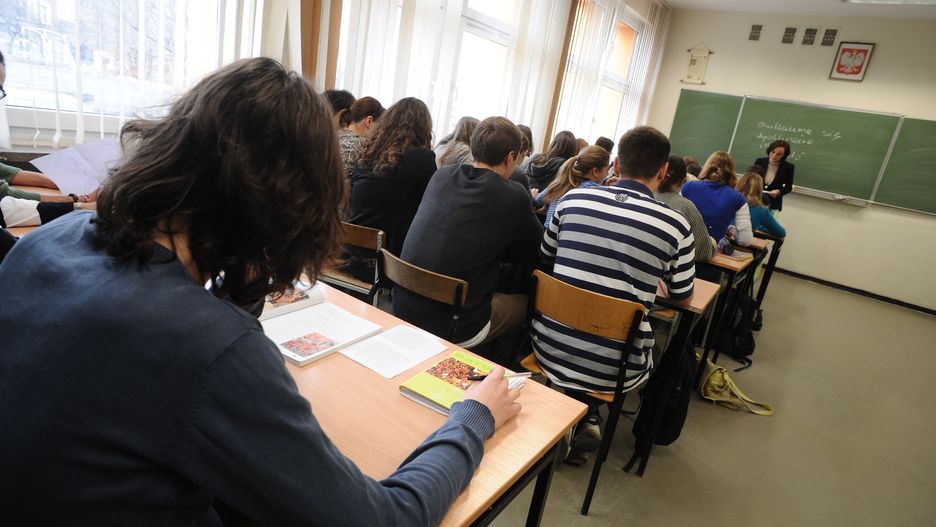 Braki kadrowe wśród nauczycieli. Kuratoria oświaty wydają zgody na zatrudnianie osób bez kwalifikacji