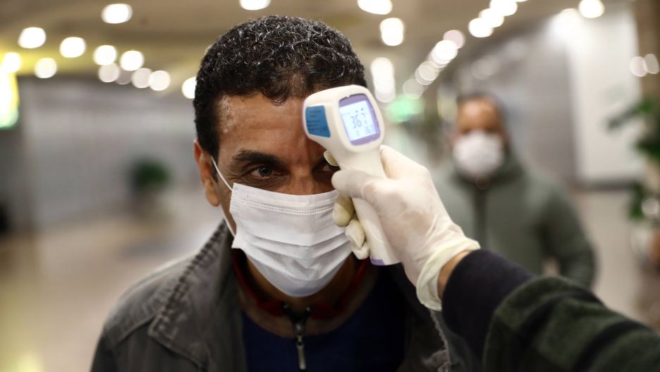 Koronawirus z Chin dotarł do Egiptu. Kontrola na lotnisku w Kairze