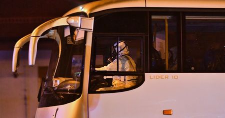 Koronawirus z Chin. Ewakuowani Polacy pozostaną odizolowani