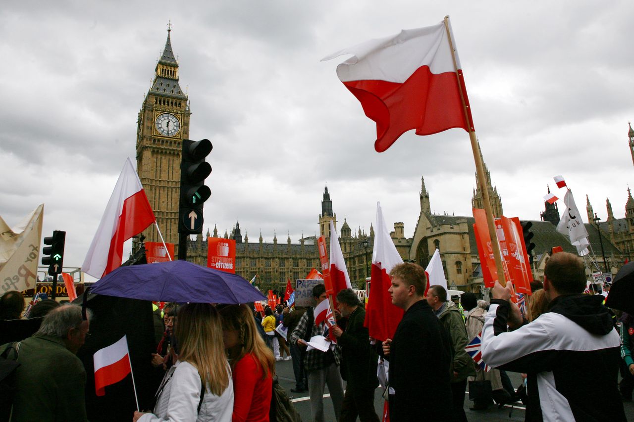 "UWAGA". Ambasada RP w Londynie z ważnym komunikatem do Polaków