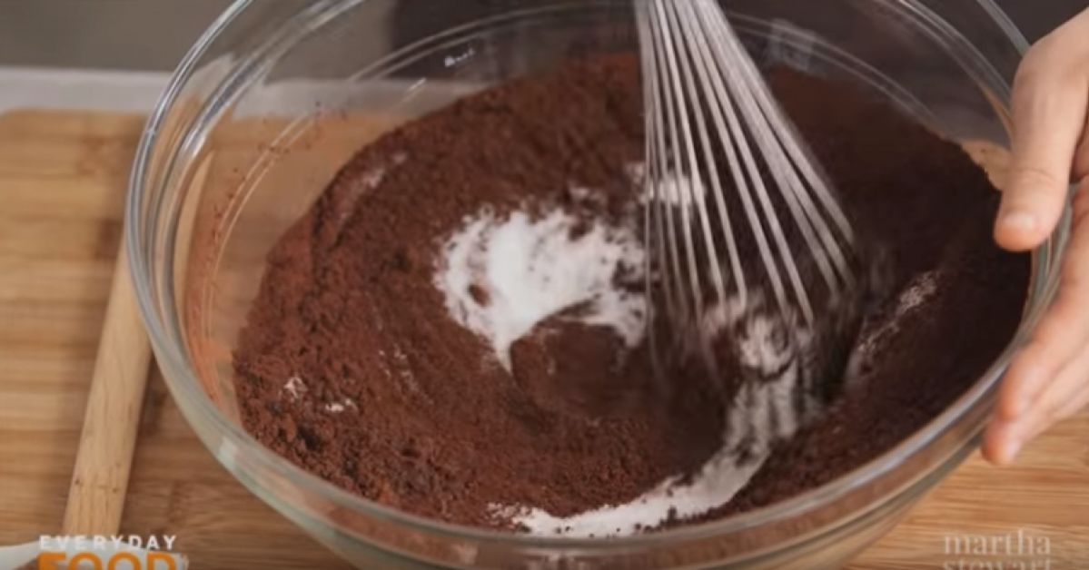 Przepis na pyszną gorącą czekoladę w domu, wystarczą trzy składniki, by ją pokochać