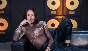 "The Voice of Poland". Michał Szpak zmysłowo tańczy do hitu Natalii Oreiro