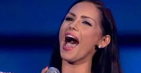 "Must be the music": Ślicznotka odrzucona z programu. Ładna buzia i własna płyta to za mało dla jury?!