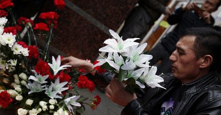Hołd dla ofiar wybuchu w metrze w Petersburgu