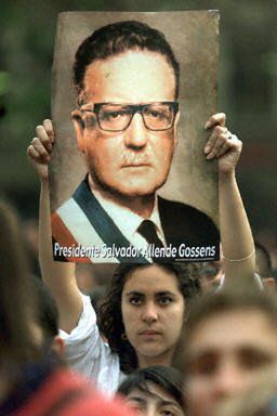 "Allende jest obecny"