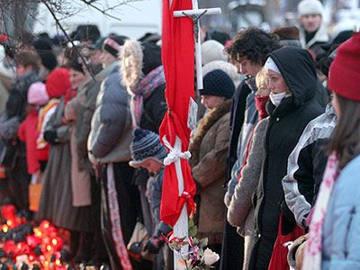 Setki osób oddały hołd ofiarom katowickiej katastrofy