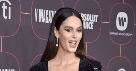 Nicole Trunfio z bardzo głębokim dekoltem. Niedługo znowu rodzi