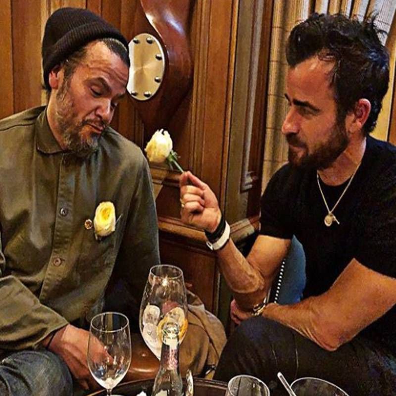 Justin Theroux z przyjacielem