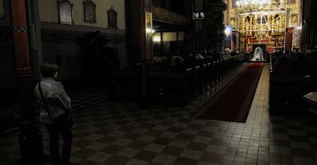 Jest ateistką. Jej mąż boi się, że prawda wyjdzie na jaw w trakcie kolędy