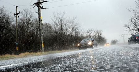 Ofiarą padają nawet doświadczeni kierowcy. Na drogach pojawiły się niewidoczne zagrożenia