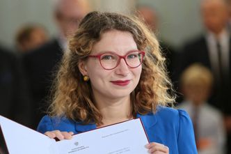 Pensja maksymalna. Posłanka zbiera owoce żartu na Twitterze