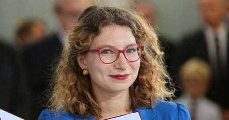 Pensja maksymalna. Posłanka zbiera owoce żartu na Twitterze